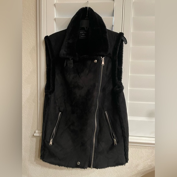 Love Tree Jackets & Blazers - Black Faux Fur Vest by LOVE TREE